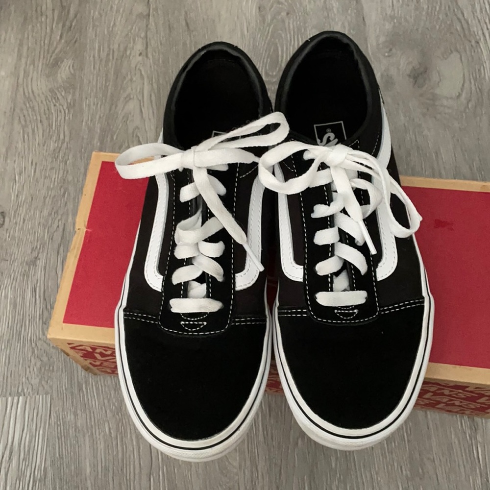 Vans classic youth size 5
